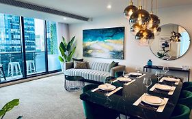 Stylish Southbank Apartment Plus Free Parking For 2 Cars